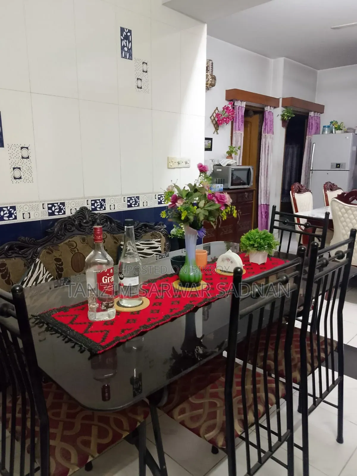Standard Glass Top Dining Table With 4 Chairs