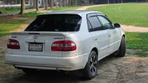 Toyota Corolla 1997 White
