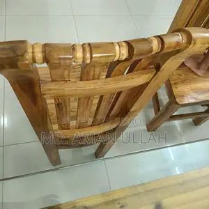 ডাইনিং টেবিল
