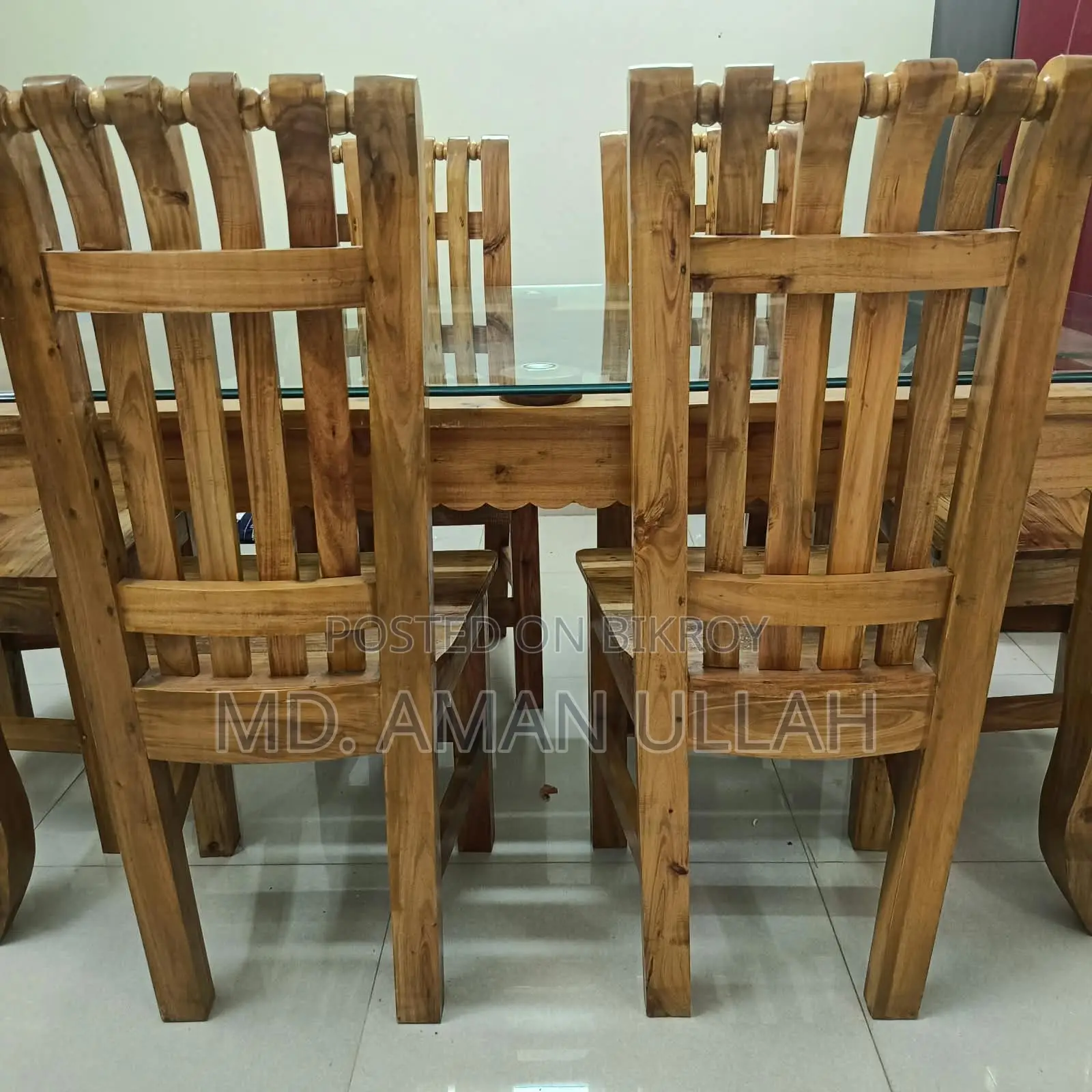 ডাইনিং টেবিল