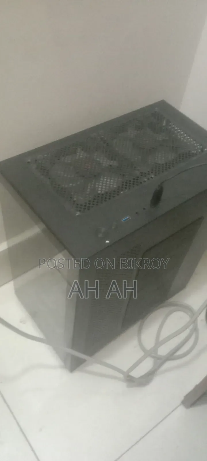 Desktop Computer MSI Model 8GB AMD Ryzen 5 eMMC 256GB