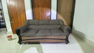 প্রিমিয়াম সুন্দর কাঠের সোফা সেট বিক্রি হবে।