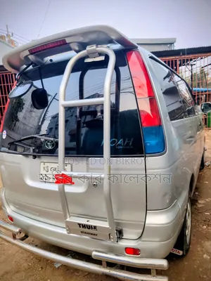 Toyota TownAce Noah 2000 Silver
