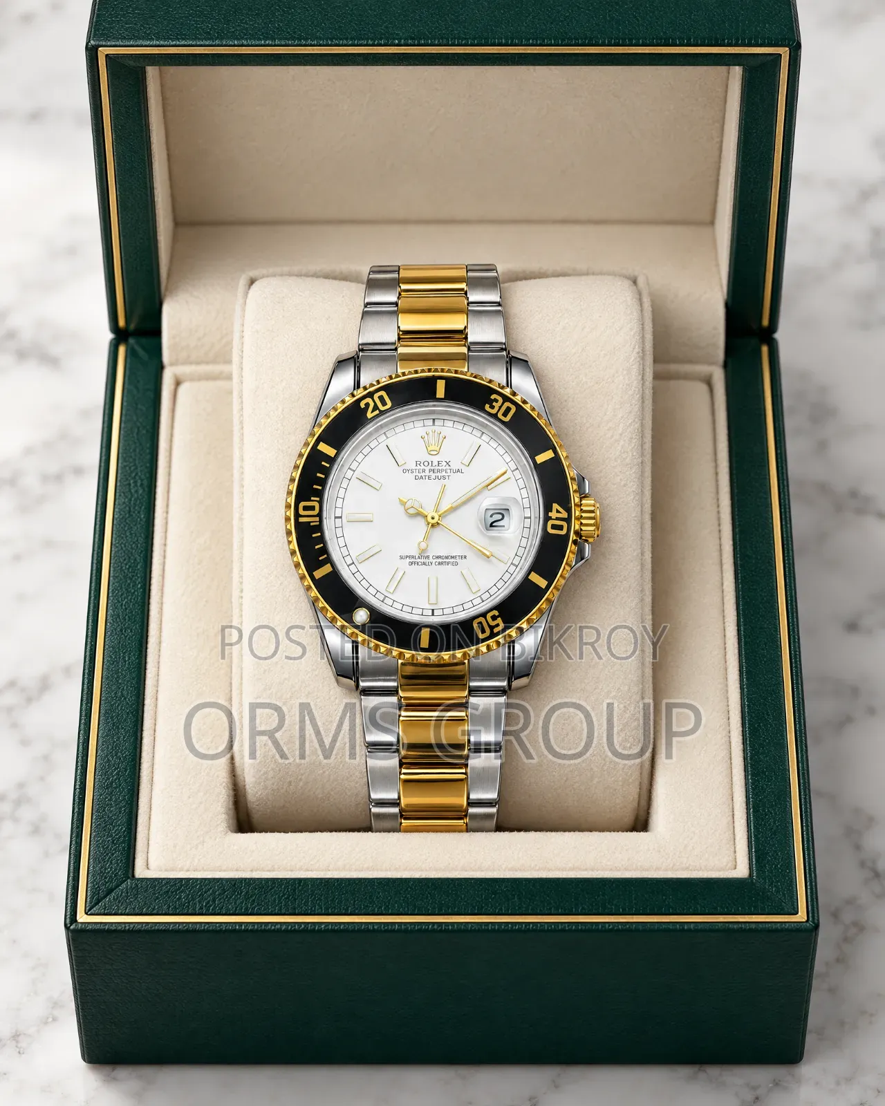 Elegant White Dial Premium Metal Wristwatch