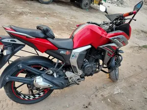 Yamaha Fazer FI V2 2018 Red