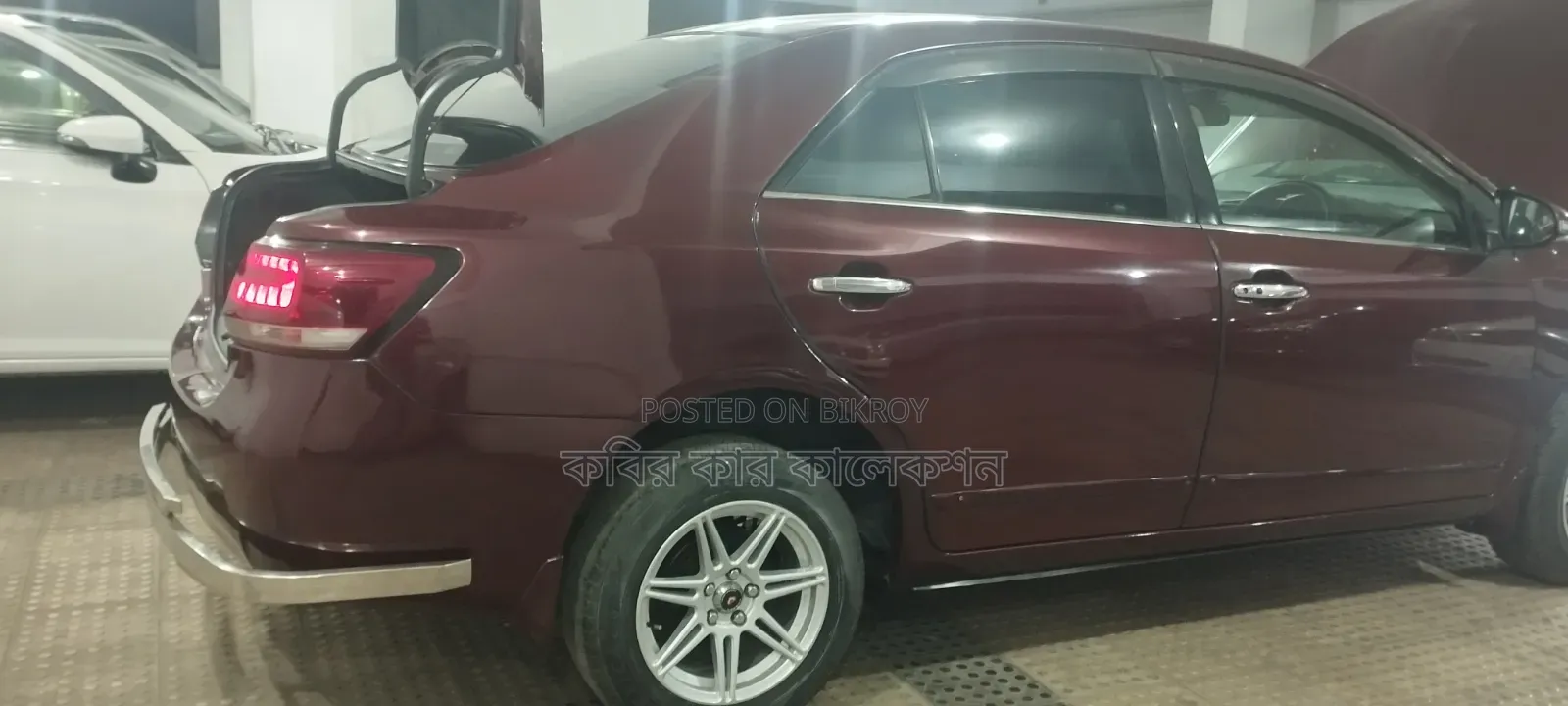 টয়োটা প্রমিও ২০১০ মেরুন