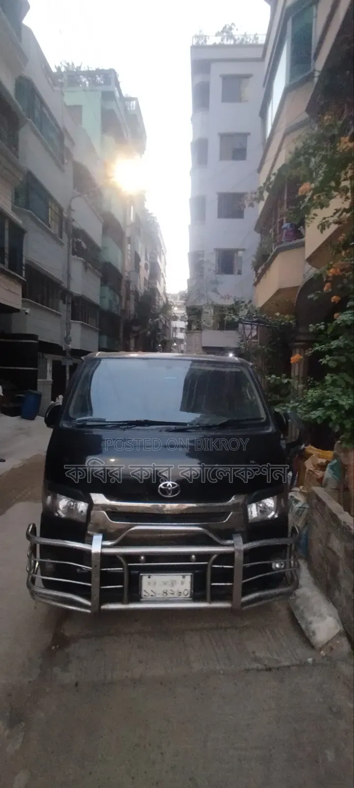 টয়োটা হাইয়েস ২০০৫ কালো
