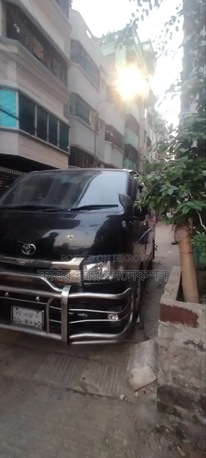 টয়োটা হাইয়েস ২০০৫ কালো