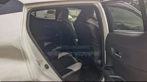 Toyota C-HR 2019 Pearl
