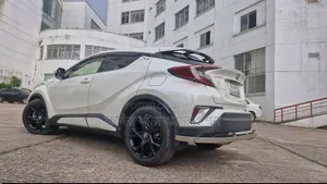 Toyota C-HR 2019 Pearl