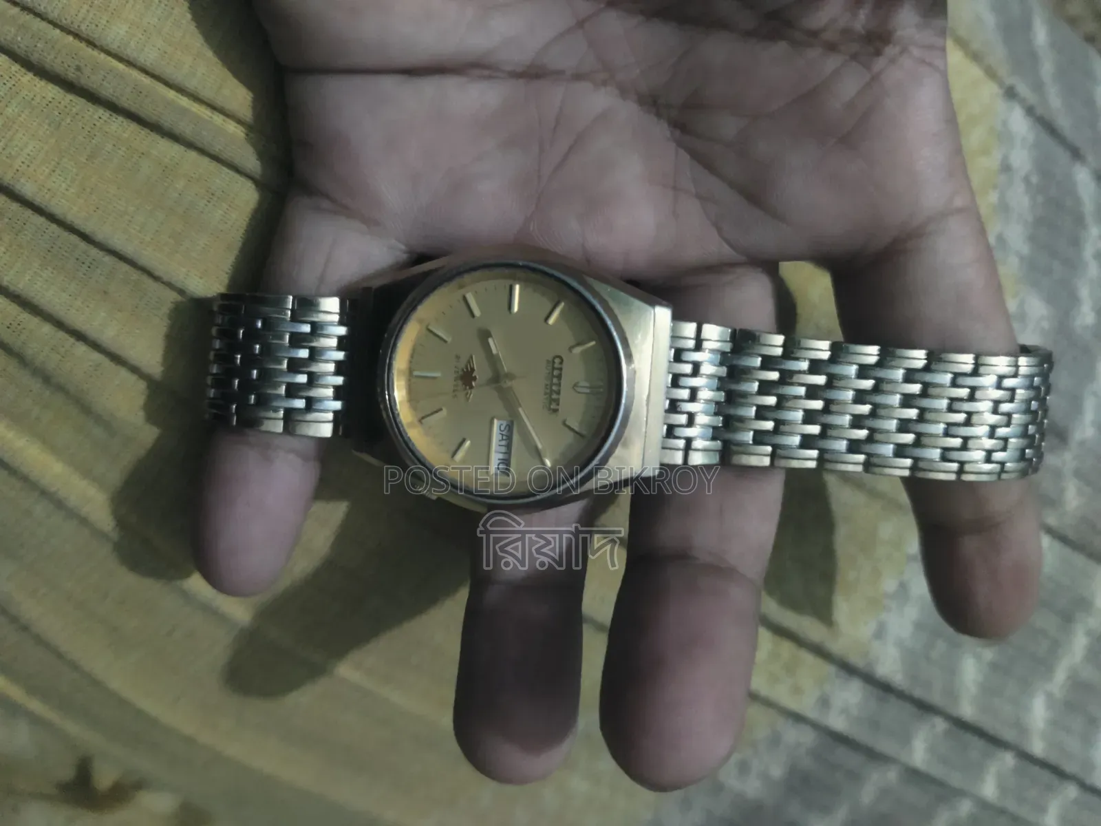 This is an original Japanese automatic Citizen watch, completely fresh