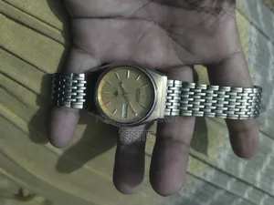 This is an original Japanese automatic Citizen watch, completely fresh