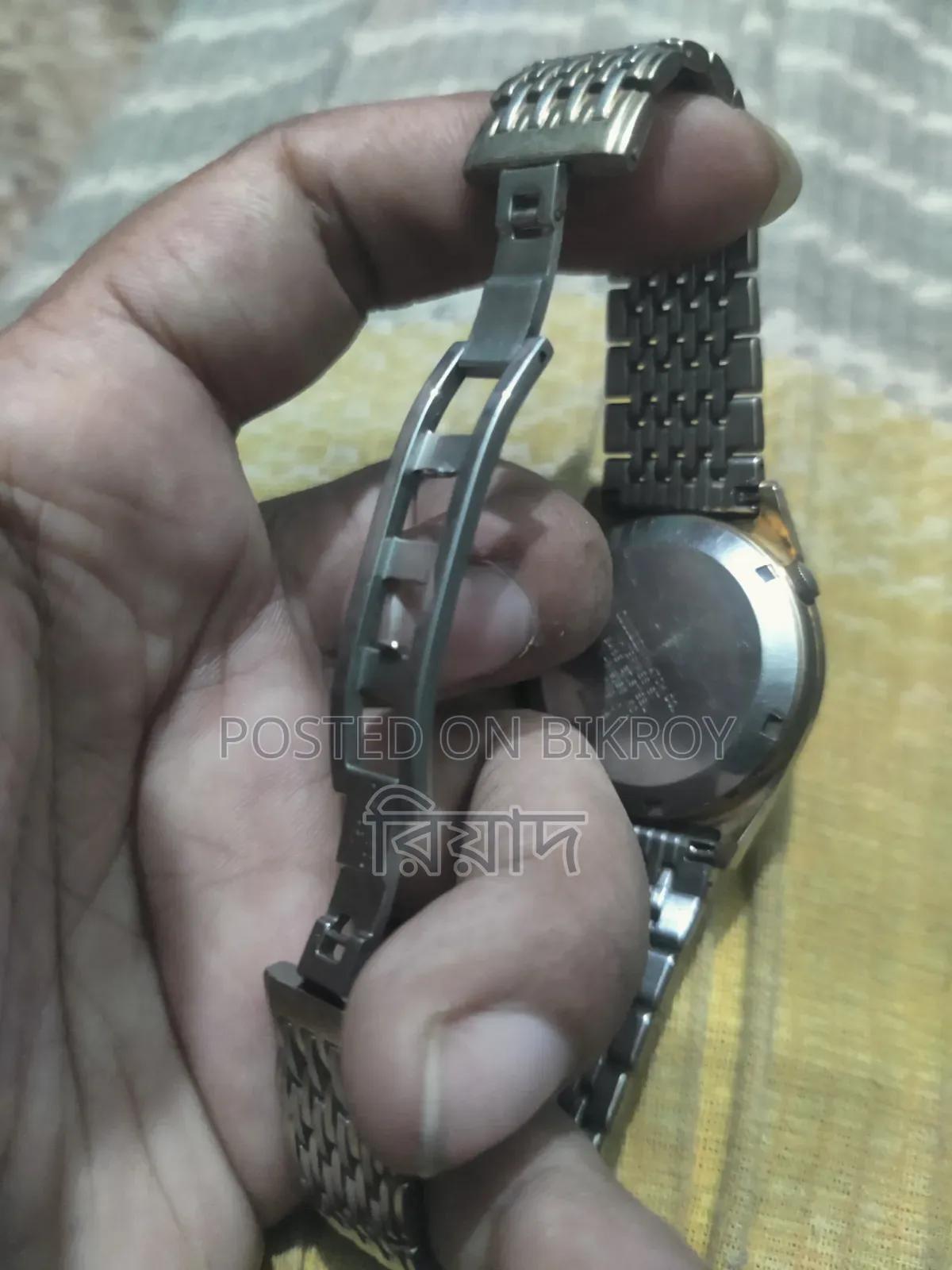 This is an original Japanese automatic Citizen watch, completely fresh