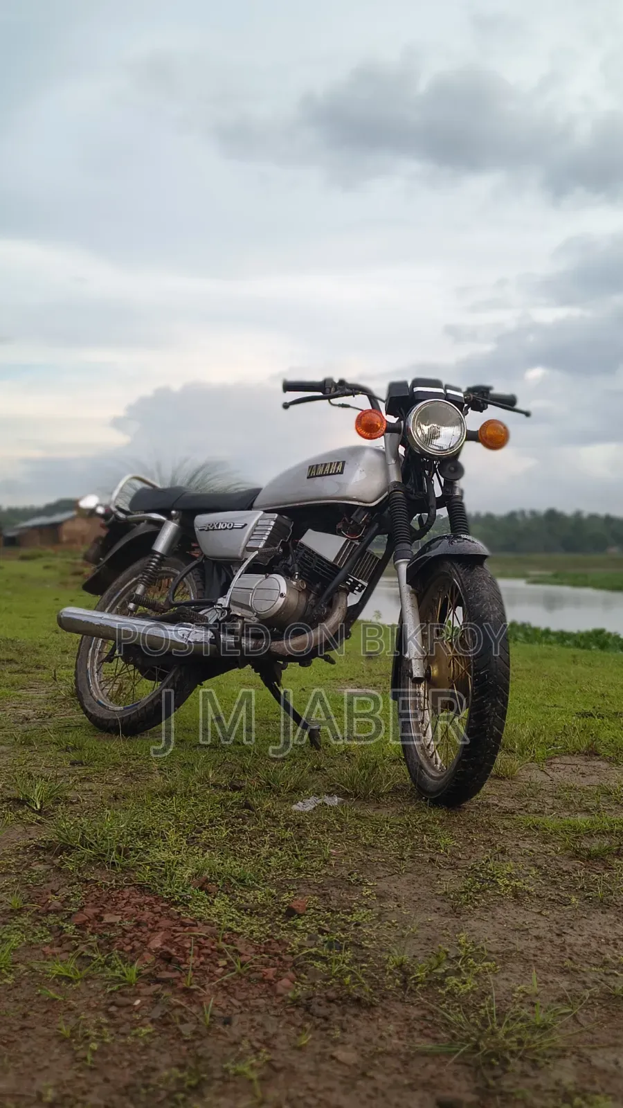 ইয়ামাহা ১৯৯৬ রূপালী