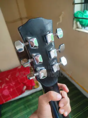 গিটার বিক্রি করবো