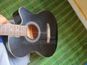 গিটার বিক্রি করবো