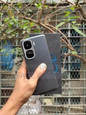 iQOO 256 GB Black