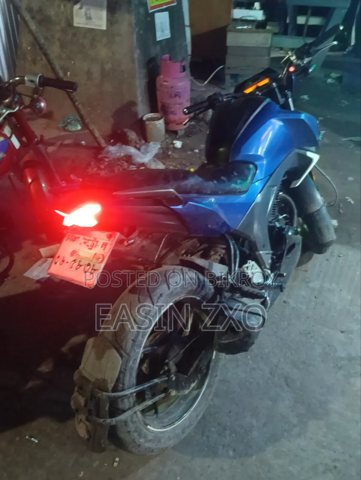 হোন্ডা হর্নেট ২০১৮ নীল