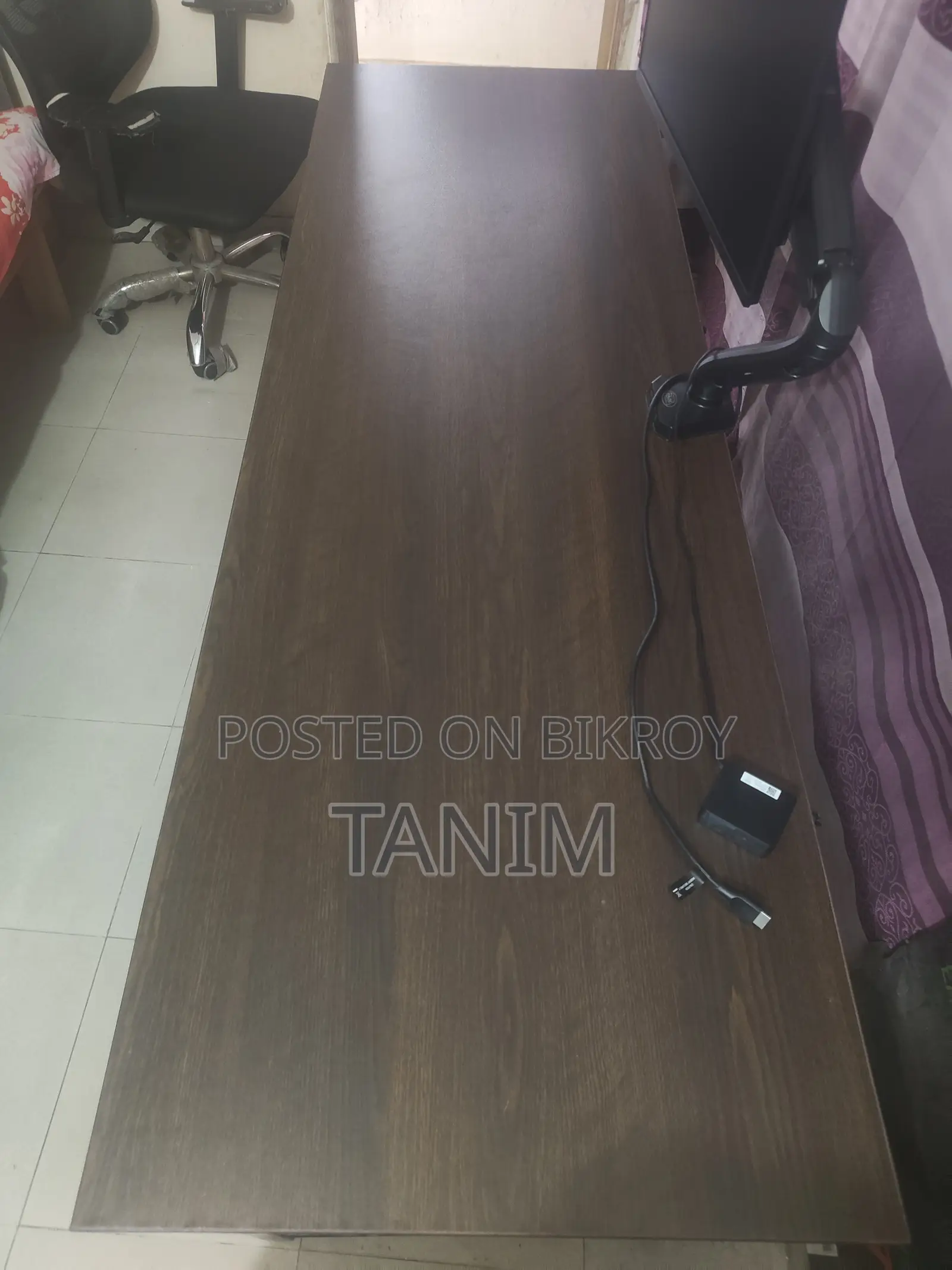 গ্রিড মিনিমাল ডেস্ক টেবিল (৬ ফুট - ২ ফুট)