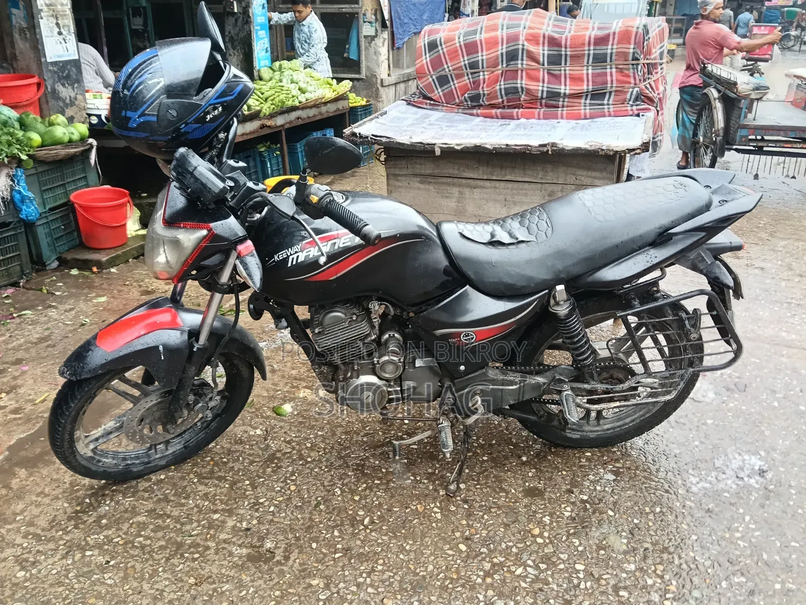 বেনেলি ২০২২ কালো