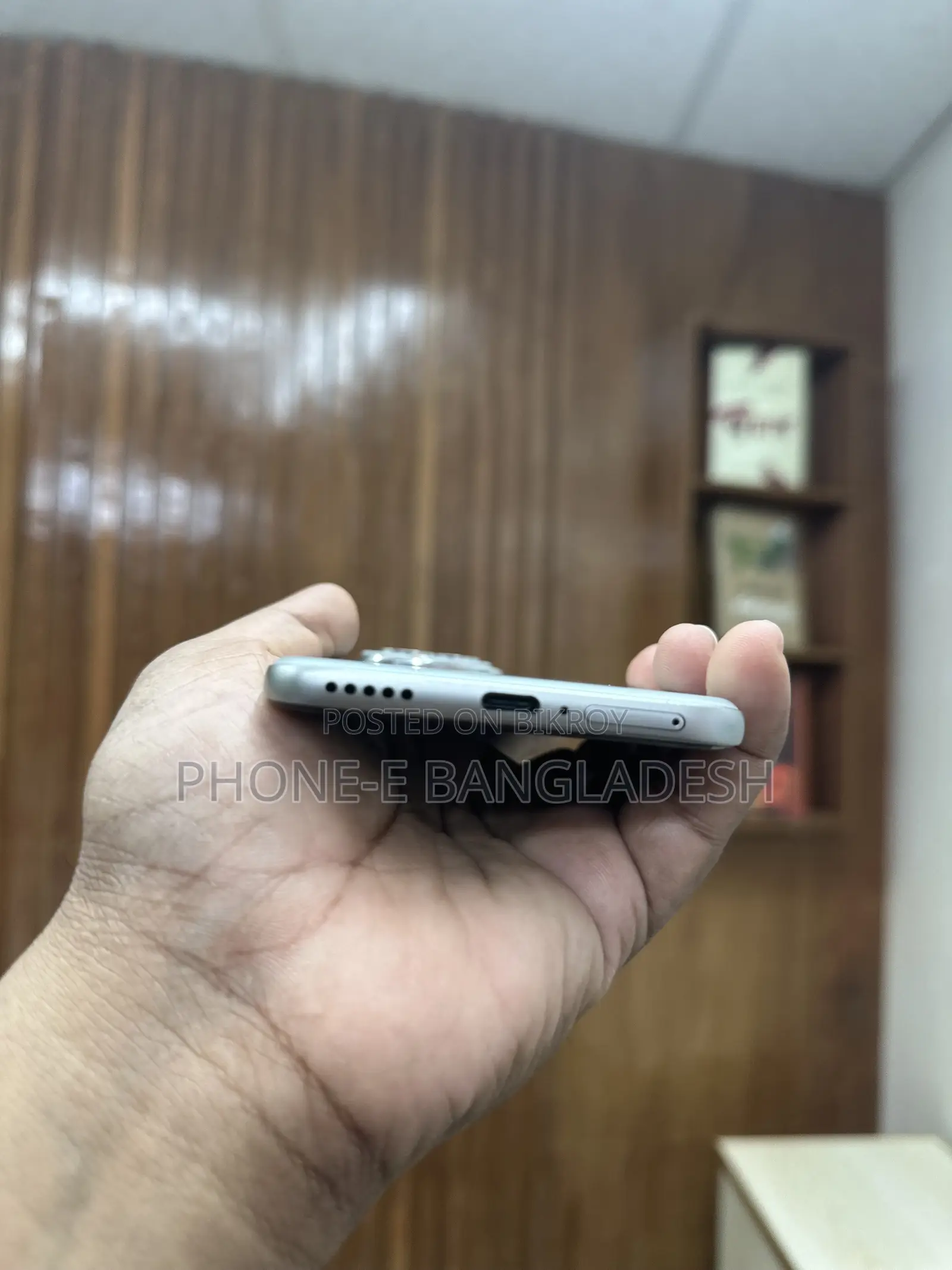 হনার ৪০০ প্রো ৫১২ জিবি সিলভার