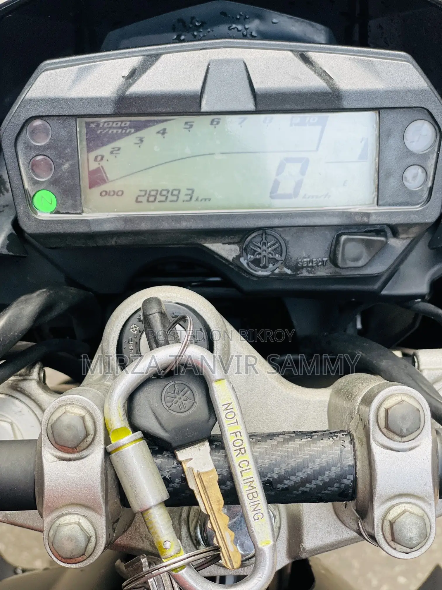 ইয়ামাহা এফজেডএস ভি২ ২০২২ কালো