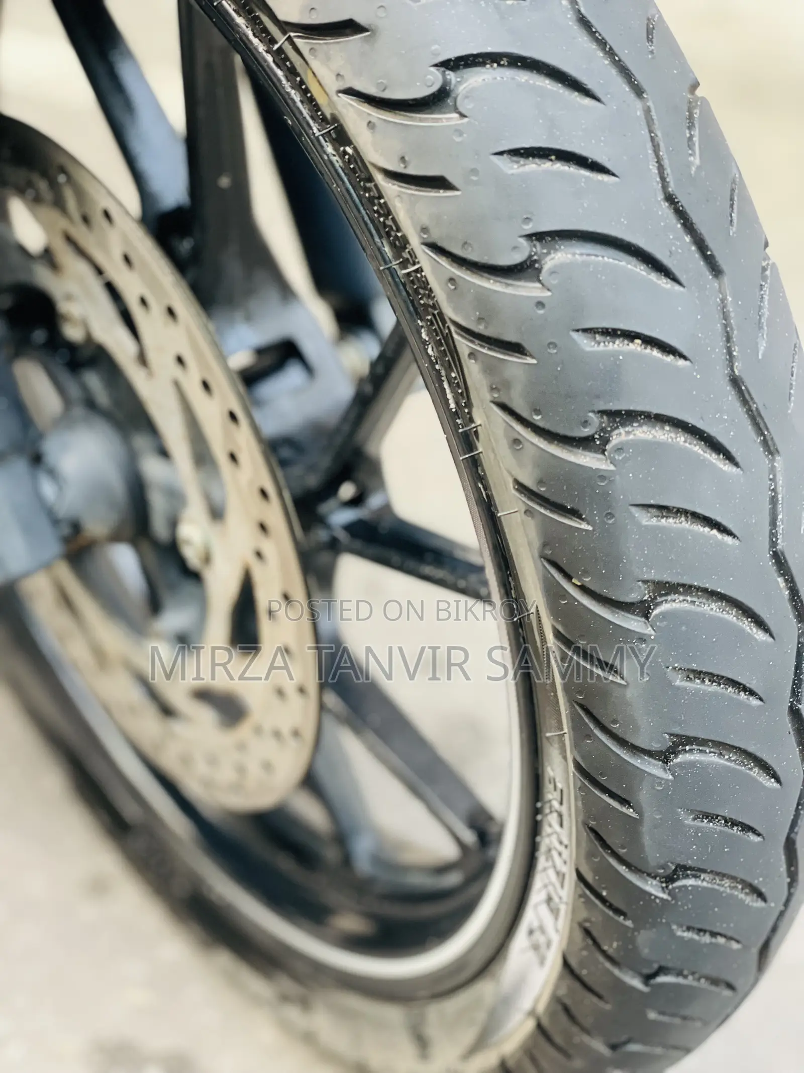 ইয়ামাহা এফজেডএস ভি২ ২০২২ কালো