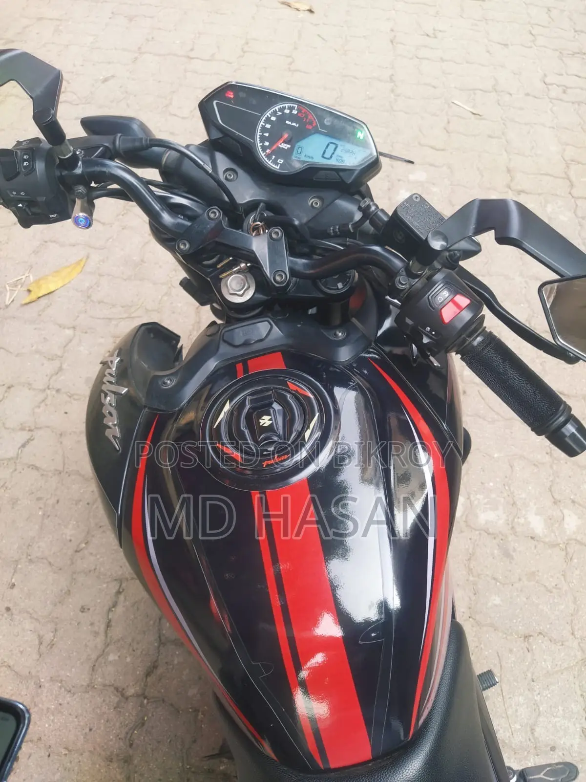 বাজাজ পালসার এন১৬০ ২০২৩ কালো