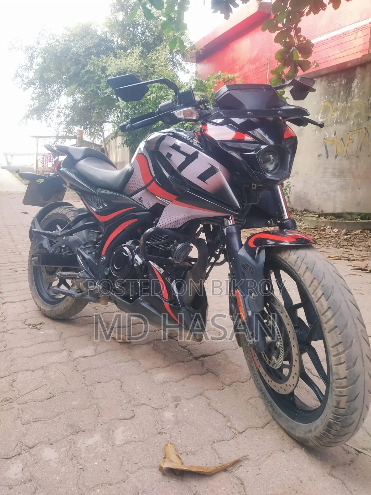 বাজাজ পালসার এন১৬০ ২০২৩ কালো