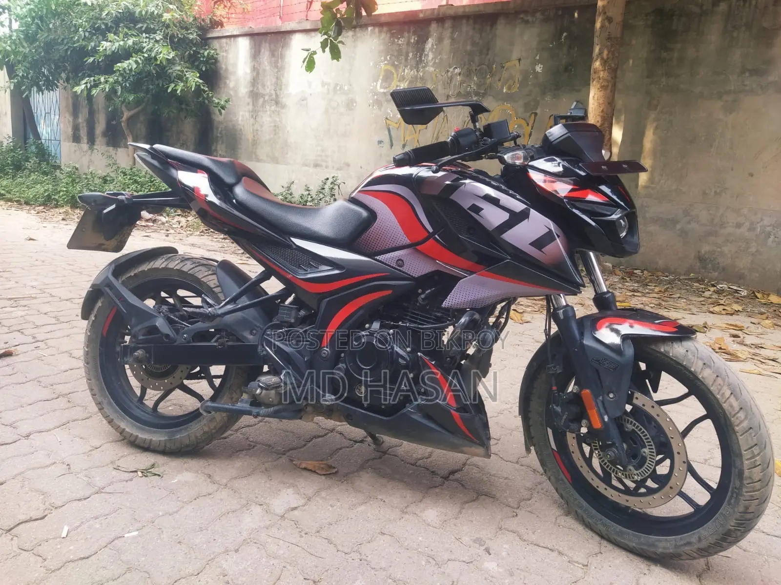 বাজাজ পালসার এন১৬০ ২০২৩ কালো