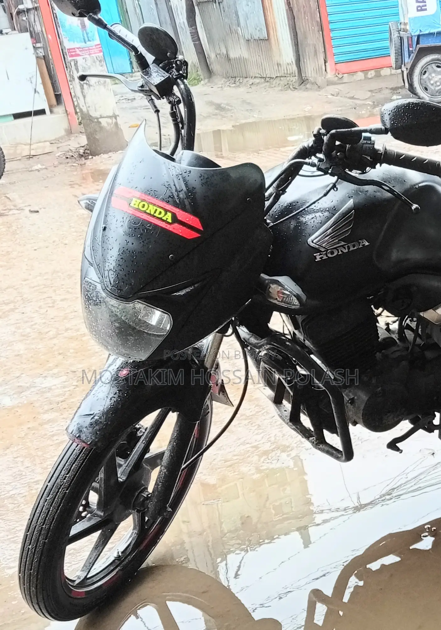 হোন্ডা ইউনিকর্ন ২০০৯ কালো
