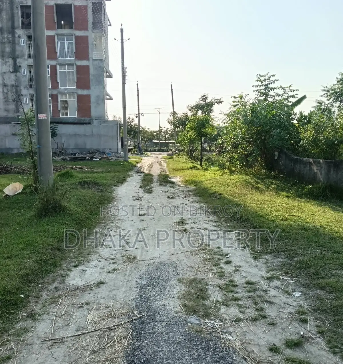 সেক্টর-১৬/ডি এ ৩০ ফুট রাস্তা ৫ কাটা পার্ক সাউথ