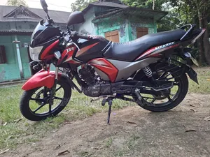 টিভিএস স্ট্রাইকার ১২৫ ২০১৭ লাল