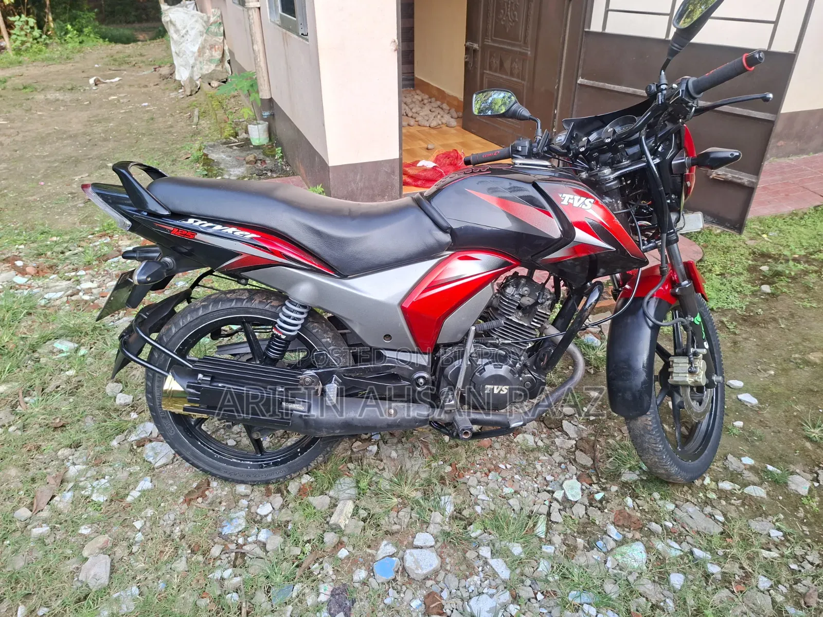 টিভিএস স্ট্রাইকার ১২৫ ২০১৭ লাল
