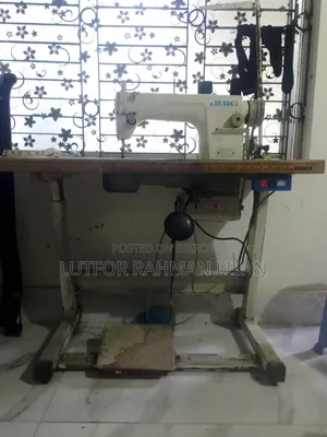 এটি একটি পুরনো কিন্তু সম্পূর্ণ সচল Juki সেলাই মেশিন
