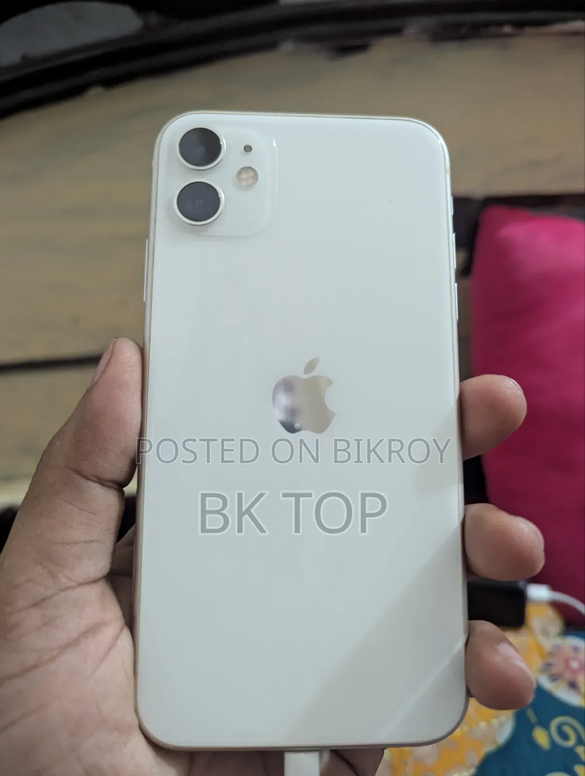 অ্যাপল আইফোন ১১ ৬৪ জিবি হোয়াইট