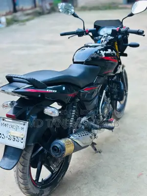 বাজাজ পালসার ১৫০ ২০২০ ব্ল্যাক