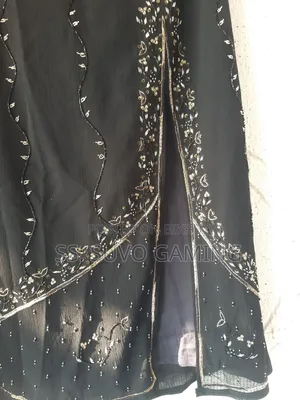 কালো এমব্রয়ডারি করা পাকিস্তানি পার্টি ওয়্যার ড্রেস