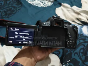 Canon 700D