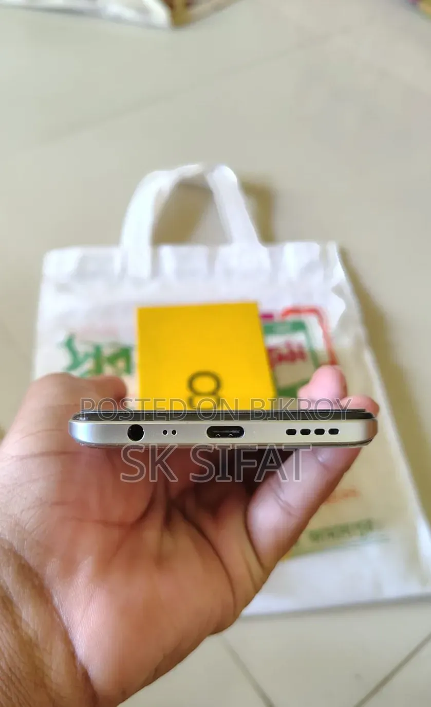 Realme 128 GB White