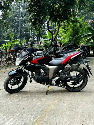 সুজুকি গিক্সার ২০২০ কালো