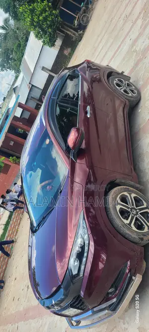 হোন্ডা ভেজেল ১.৫ হাইব্রিড টুডব্লিউডি ২০১৫ রেড