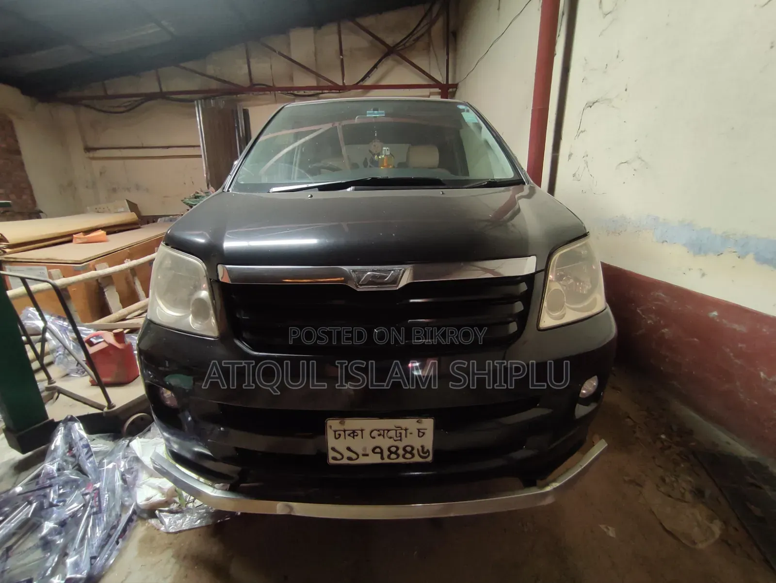 Toyota Noah 2.0 Front Wheel Drive 8 Seater 2003 Black