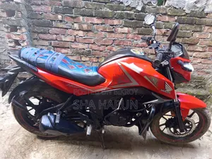 Honda Hornet 2017 Red