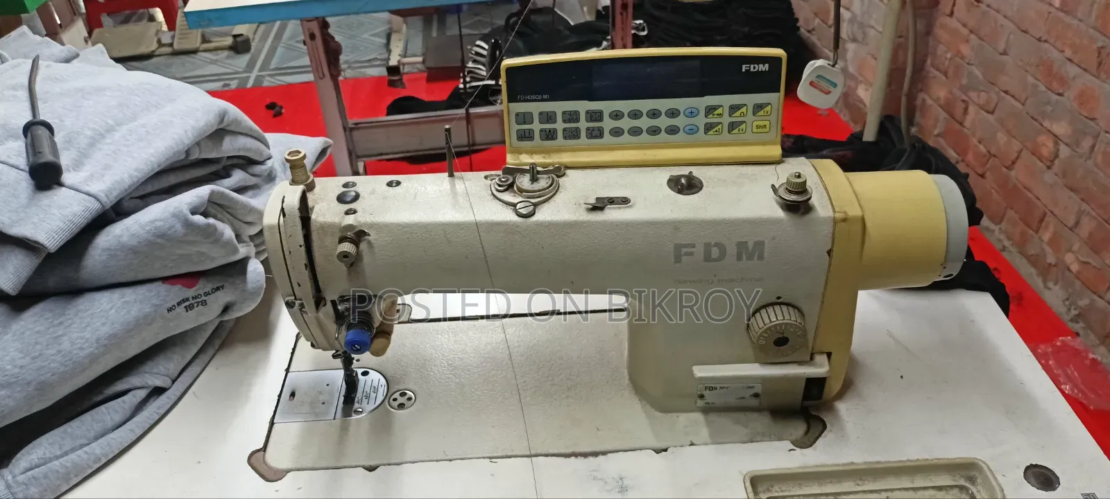 Garments Sewing Machine