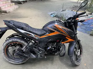 Honda Hornet 2022 Orange