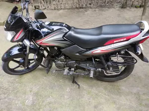 টিভিএস মেট্রো ২০২২ কালো