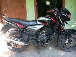 বাজাজ ডিসকভার ১২৫ ২০২০ কালো