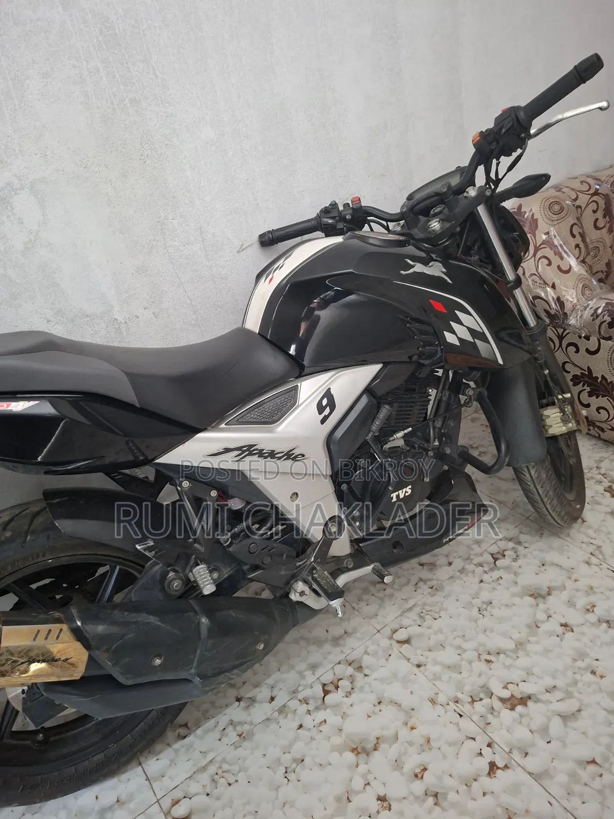 TVS Apache RTR 160 2v Refresh X-connect 2022 Black