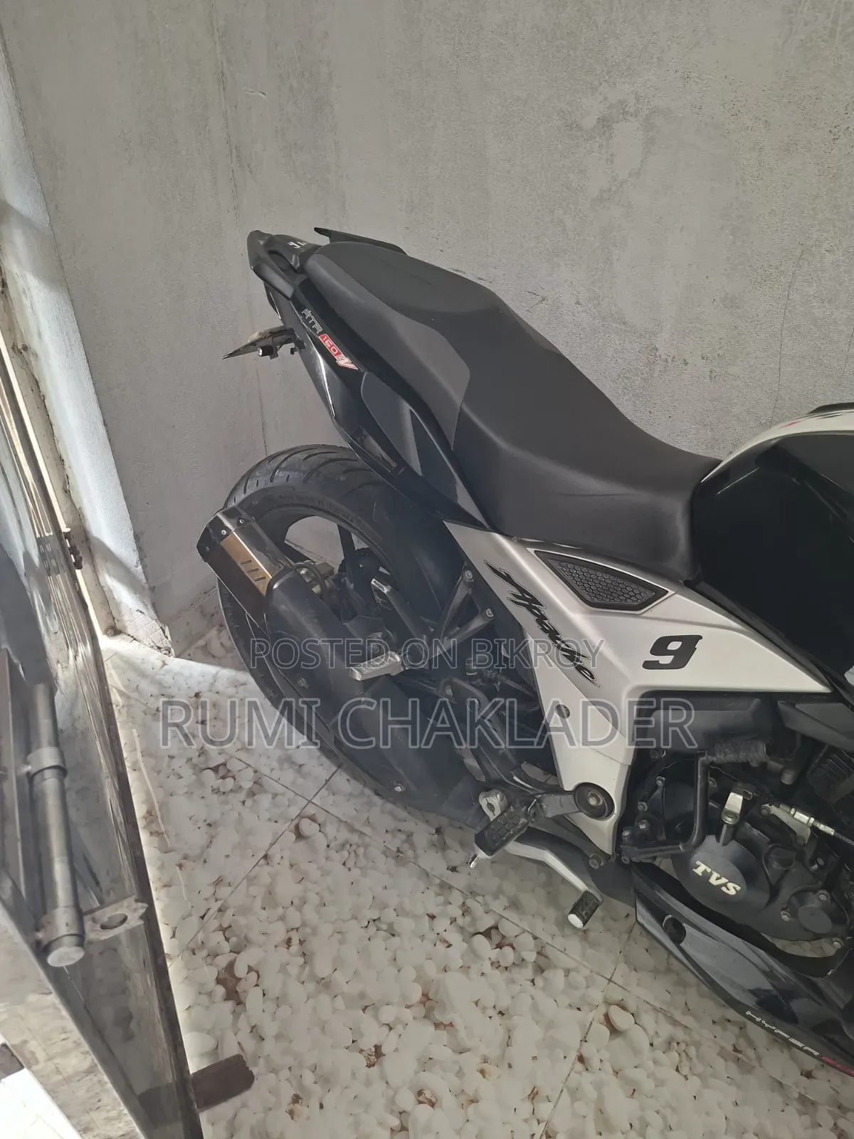 TVS Apache RTR 160 2v Refresh X-connect 2022 Black